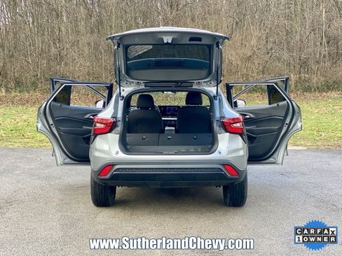 Certified 2025 Chevrolet Trax RS w/ Driver Confidence Package image 36