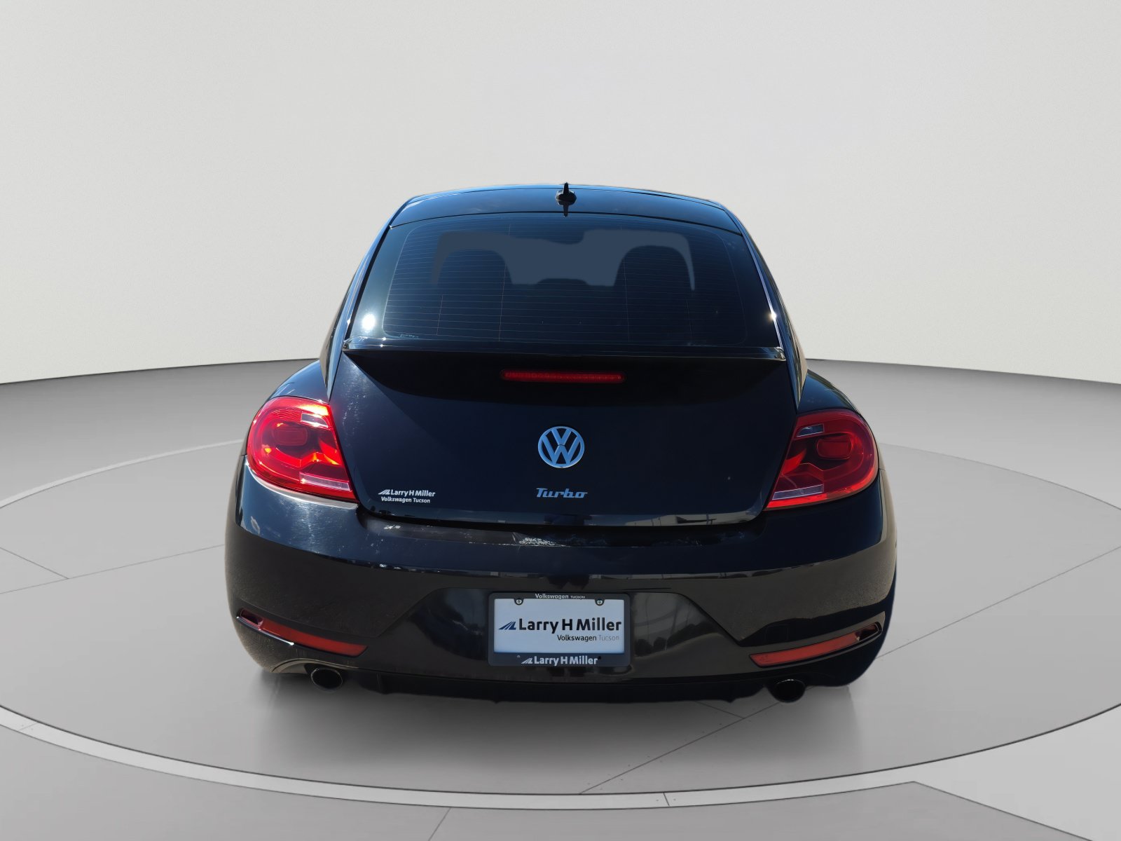 Used 2014 Volkswagen Beetle R-Line FWD image 4
