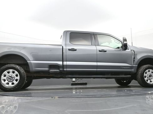 Used 2024 Ford F250 XLT image 46