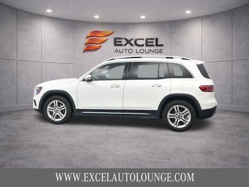 Used 2022 Mercedes-Benz GLB 250 4MATIC w/ Premium Package Lite image 3