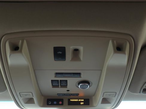 Used 2020 Cadillac Escalade Premium Luxury image 24