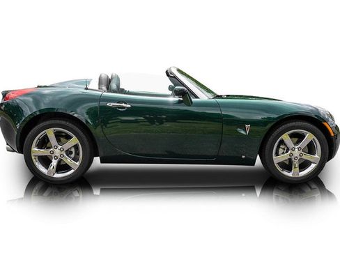 Used 2007 Pontiac Solstice Convertible w/ Premium Package RWD image 2