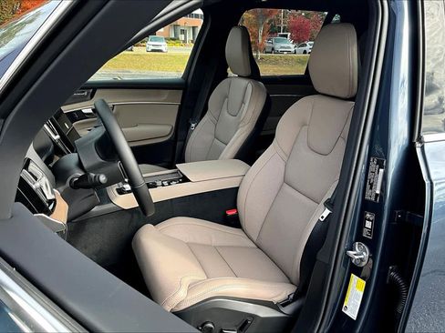 New 2026 Volvo XC90 B6 Ultra w/ Protection Package Premier image 13