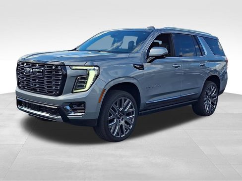 Used 2025 GMC Yukon Denali Ultimate AWD/4WD image 3