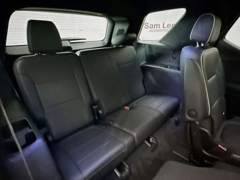Used 2023 Chevrolet Traverse Premier w/ Redline Edition image 32