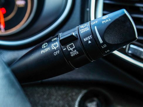 Used 2021 Jeep Cherokee Latitude Lux w/ Comfort/Convenience Group image 29