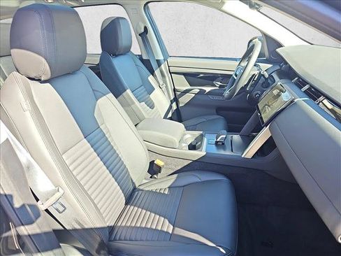 Used 2025 Land Rover Discovery Sport S image 10