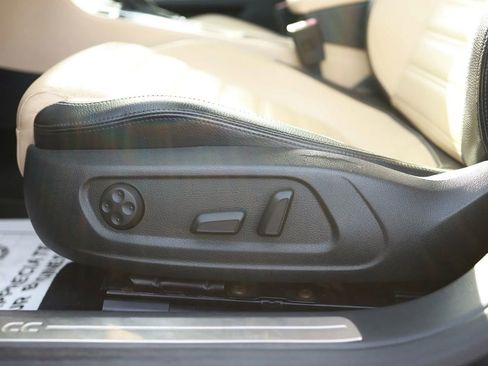 Used 2013 Volkswagen CC R-Line image 18
