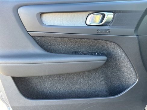 Certified 2025 Volvo XC40 B5 Plus image 16