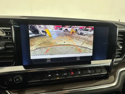 Used 2022 Chevrolet Silverado 1500 RST w/ Z71 Off-Road Package AWD/4WD image 18