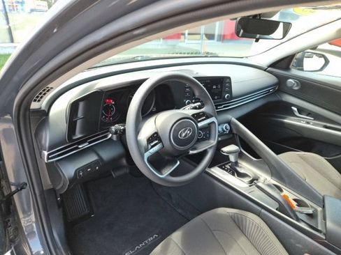 Used 2023 Hyundai Elantra SEL w/ Cargo Package FWD image 13