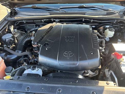 Used 2015 Toyota Tacoma 4x4 Access Cab V6 w/ TRD Sport Package image 37