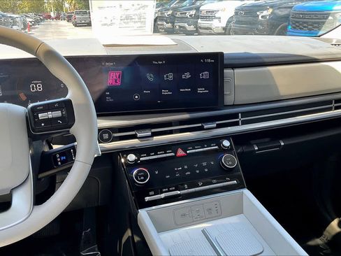 Used 2025 Hyundai Santa Fe SEL image 7