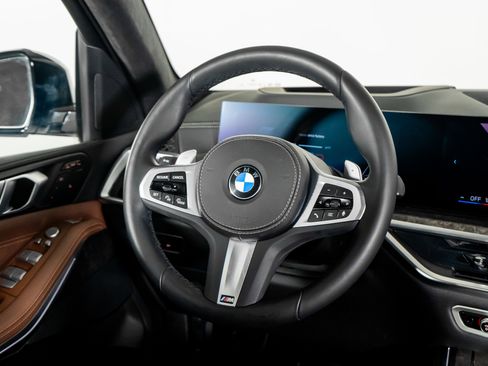 Used 2025 BMW X7 xDrive40i w/ M Sport Package image 51
