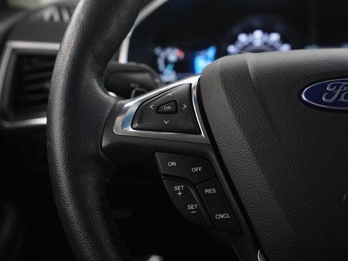 Used 2017 Ford Edge Titanium w/ Technology Package AWD/4WD image 26
