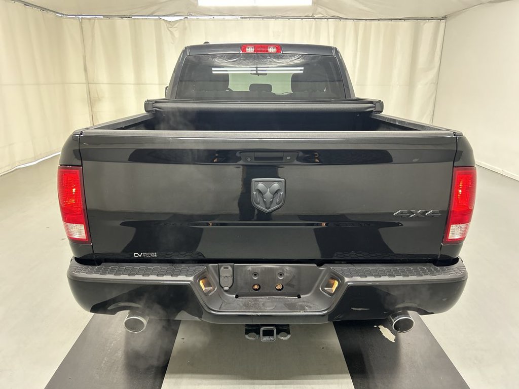 Used 2018 RAM 1500 Express w/ Black Ram 1500 Express Group AWD/4WD image 20