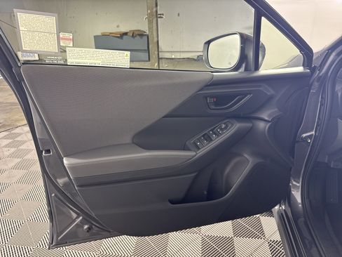 Used 2025 Subaru Crosstrek 2.0i Premium image 10
