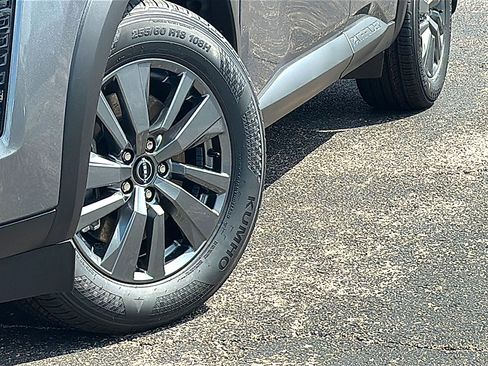 New 2026 Nissan Pathfinder SV w/ SV Premium Package FWD image 3