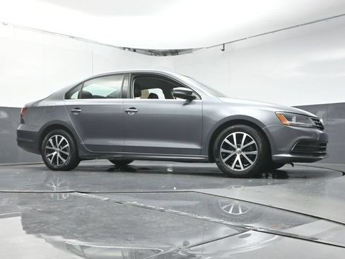 Used 2018 Volkswagen Jetta SE FWD image 29