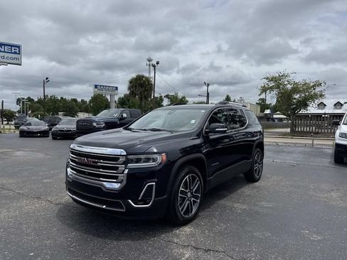 Used 2022 GMC Acadia SLT w/ Technology Package AWD/4WD image 3