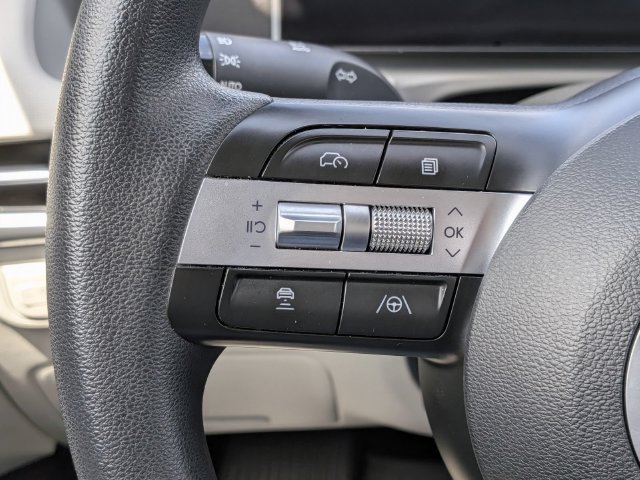 Used 2025 Hyundai Tucson SE FWD image 23