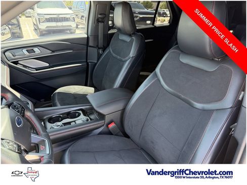 Used 2025 Ford Explorer ST AWD/4WD image 24