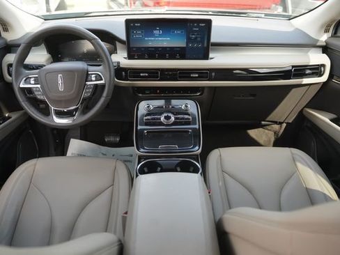 Used 2023 Lincoln Nautilus FWD image 20