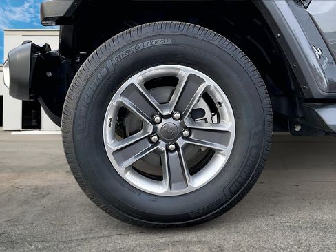 Certified 2021 Jeep Wrangler Unlimited Sahara image 5