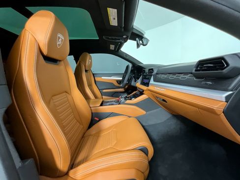 Used 2025 Lamborghini Urus SE image 20