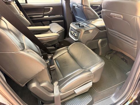 Used 2025 Ford Expedition Platinum w/ Stealth Appearance Package AWD/4WD image 34