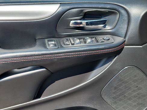 Used 2019 Dodge Grand Caravan GT FWD image 8
