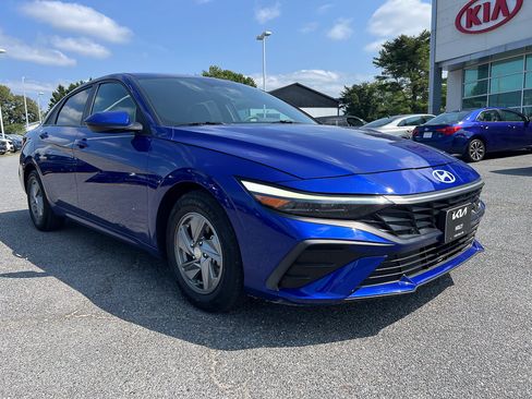 Used 2024 Hyundai Elantra SE FWD image 8