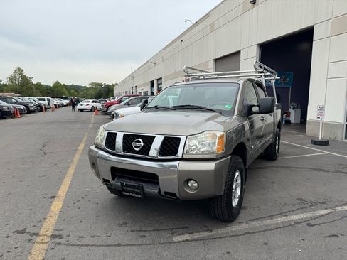 Used 2006 Nissan Titan SE image 15