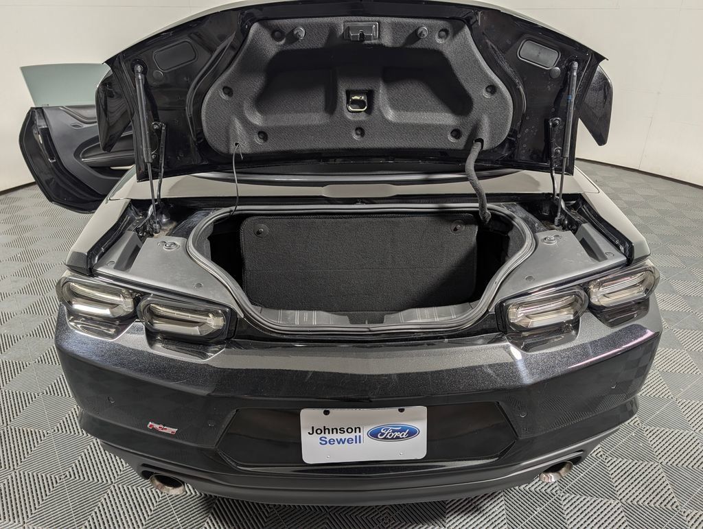 Used 2024 Chevrolet Camaro LT RWD image 6