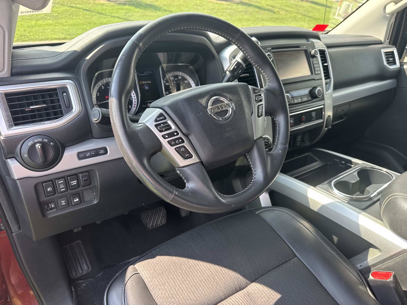 Used 2017 Nissan Titan PRO-4X AWD/4WD image 16