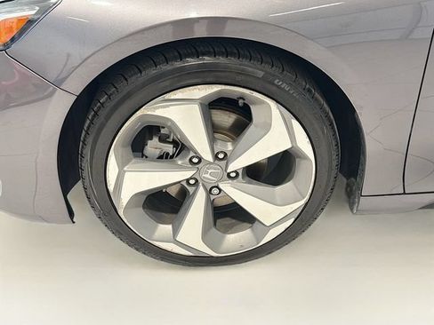 Used 2019 Honda Accord Touring image 25