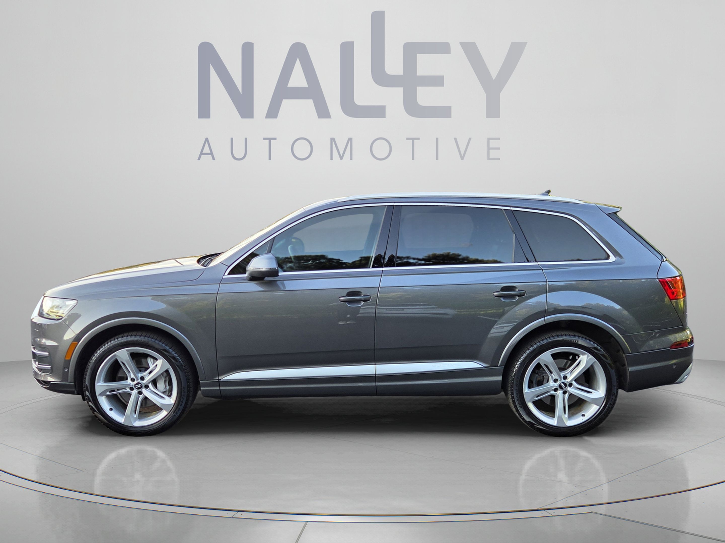Used 2019 Audi Q7 3.0T Prestige w/ Prestige Package AWD/4WD image 2