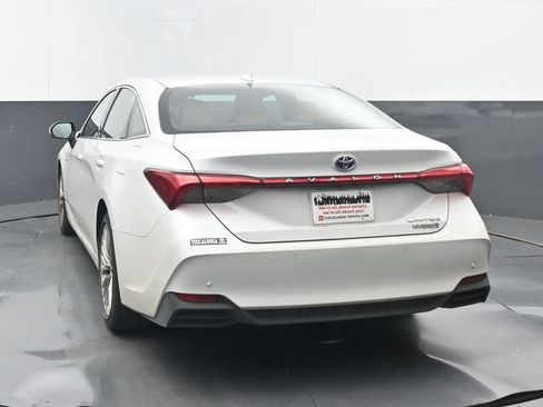 Used 2019 Toyota Avalon Limited w/ Advanced Safety Package FWD image 4