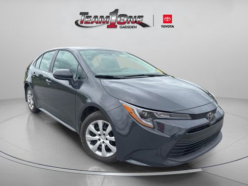 Used 2025 Toyota Corolla LE FWD image 1