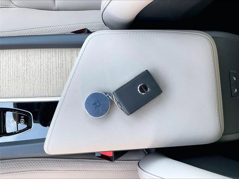 New 2026 Volvo XC60 B5 Plus w/ Protection Package Premier image 34