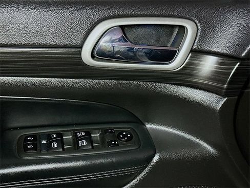 Used 2021 Jeep Grand Cherokee Laredo X image 15