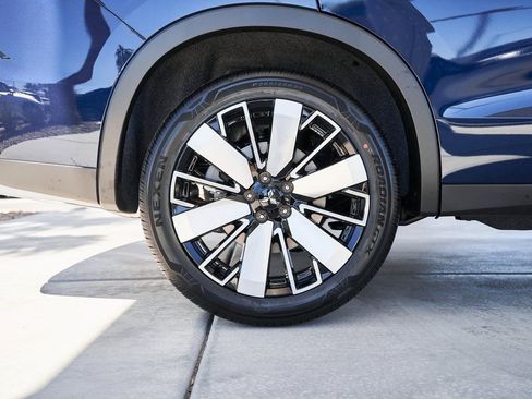 Used 2025 Mitsubishi Outlander SE image 9