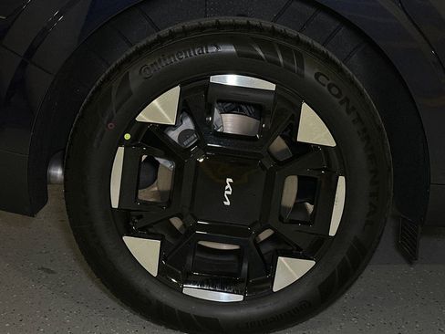 New 2026 Kia Carnival EX FWD image 8