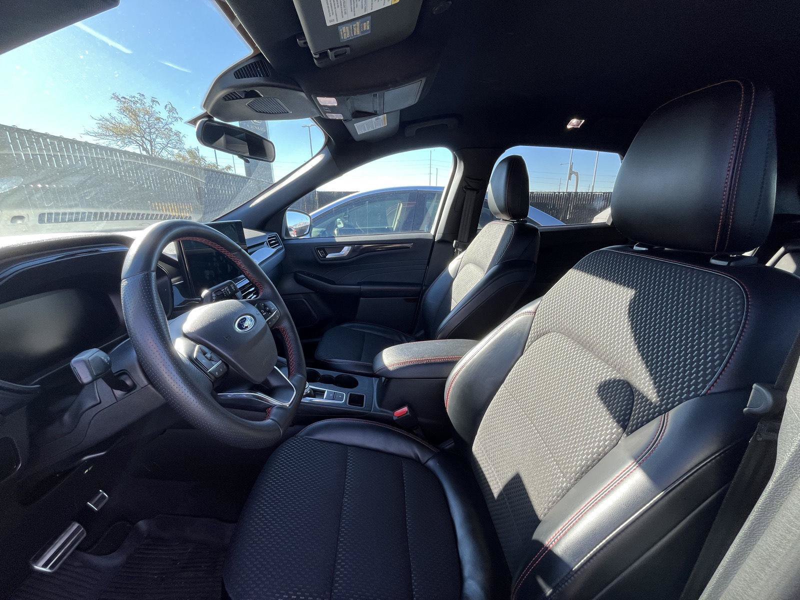 Used 2024 Ford Escape ST-Line w/ Tech Pack #1 AWD/4WD image 7