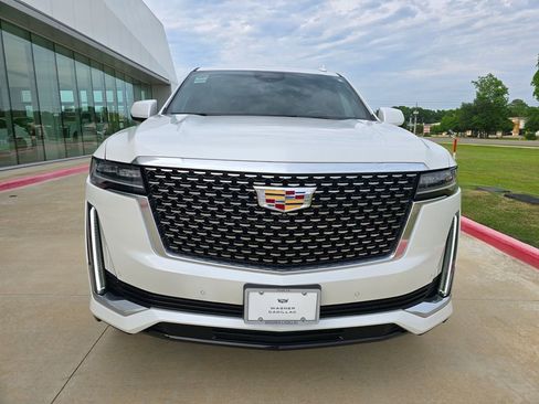 Used 2024 Cadillac Escalade Premium Luxury Platinum RWD image 8