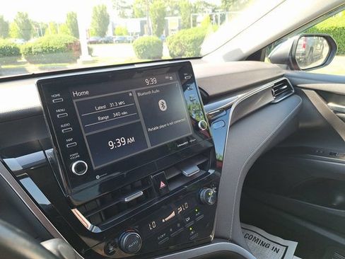Used 2023 Toyota Camry XSE FWD image 16