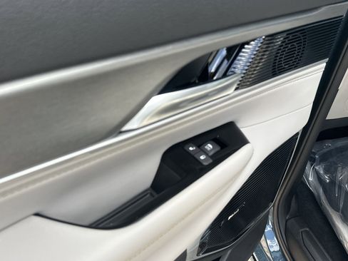 New 2026 Jeep Grand Wagoneer Limited AWD/4WD image 12