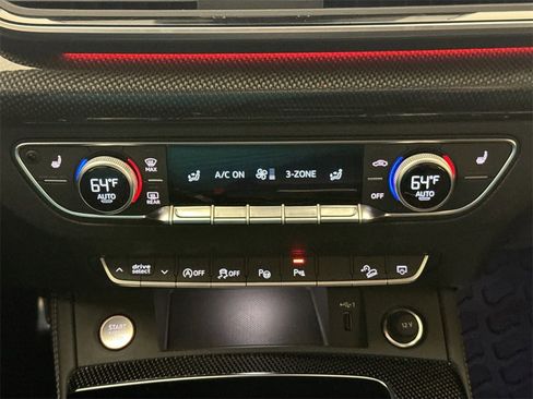 Used 2024 Audi SQ5 Prestige image 16