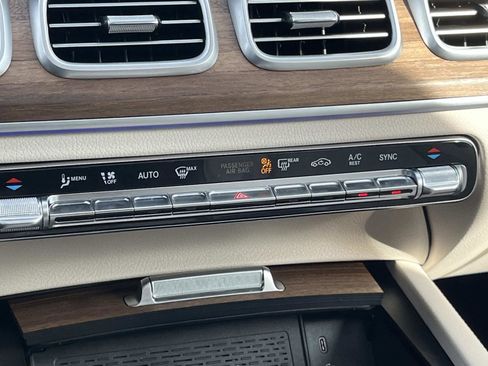 Used 2025 Mercedes-Benz GLE 350 4MATIC image 29