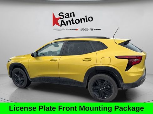 Used 2024 Chevrolet Trax ACTIV w/ Driver Confidence Package FWD image 3